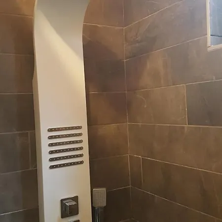 Pearl Apt. With Ac Appartamento