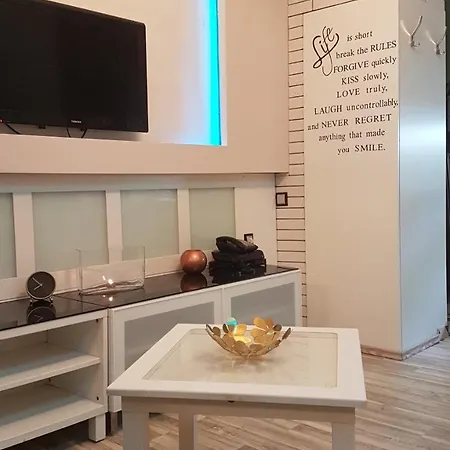 Pearl Apt. With Ac Apartment